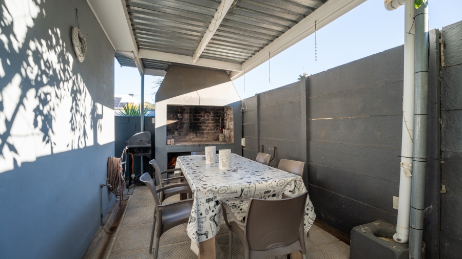 To Let 3 Bedroom Property for Rent in Paarl Central East Western Cape